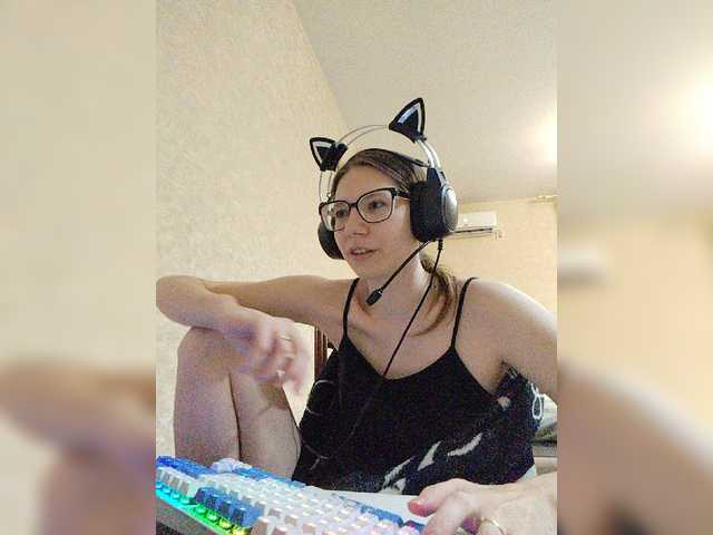 KittyMiracle live cam on BongaCams