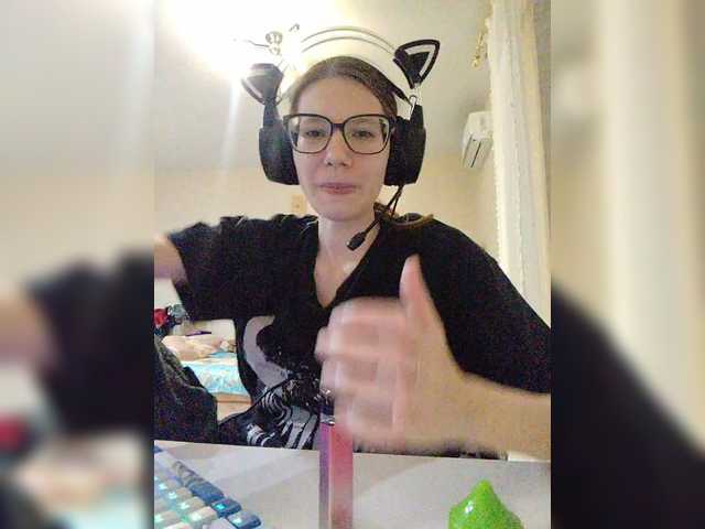 KittyMiracle live cam on BongaCams
