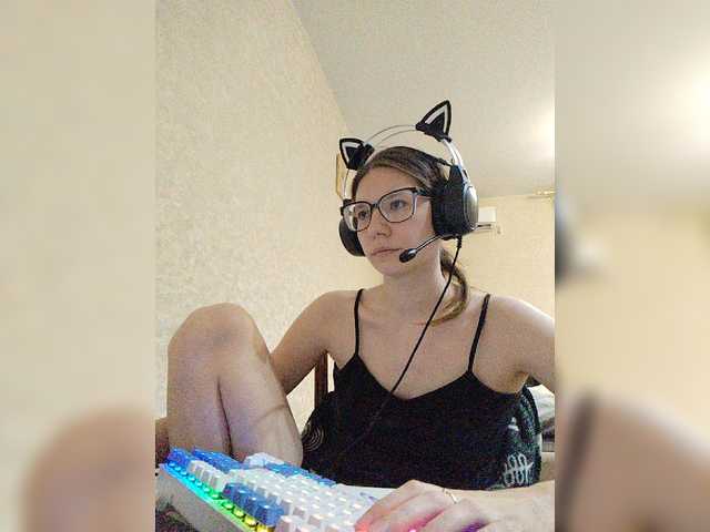 KittyMiracle live cam on BongaCams