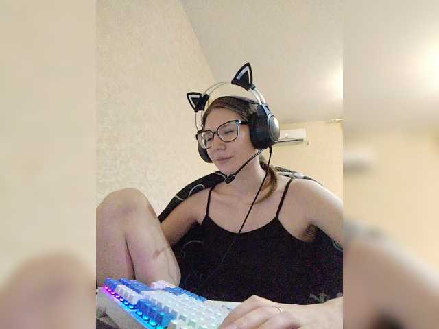 KittyMiracle live webcam show