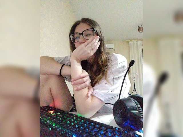 KittyMiracle live cam on BongaCams