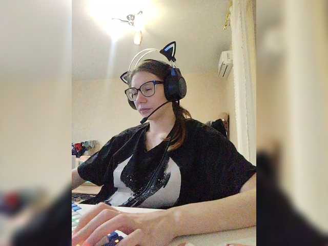 KittyMiracle live cam on BongaCams