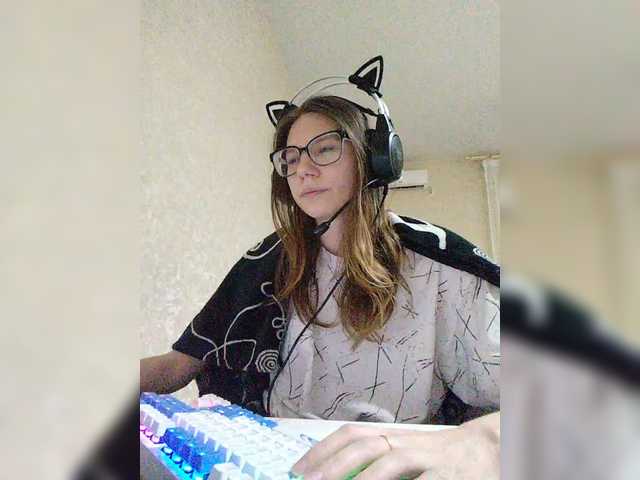 KittyMiracle live cam on BongaCams