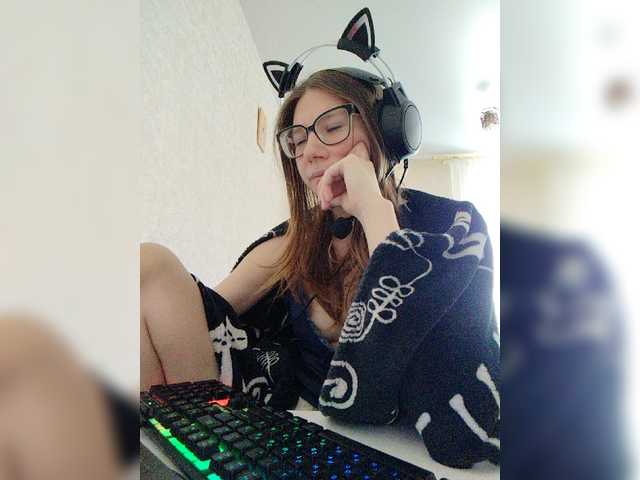 KittyMiracle live cam on BongaCams