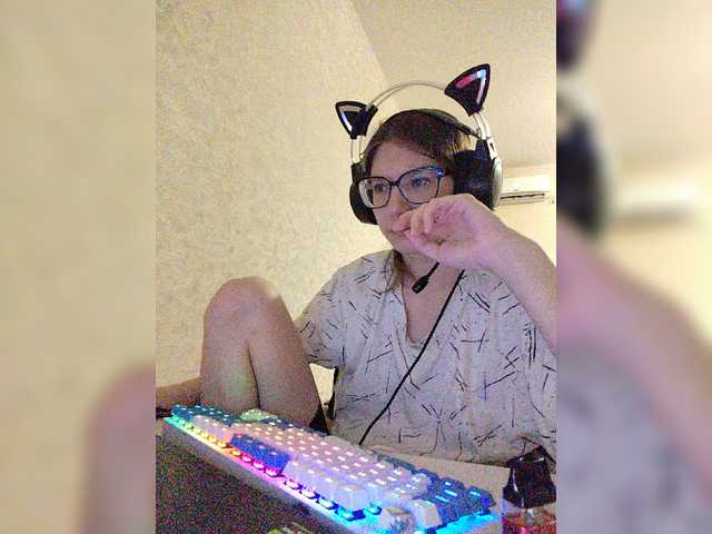 KittyMiracle live cam on BongaCams