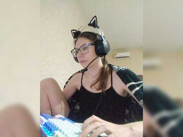 KittyMiracle live cam on BongaCams