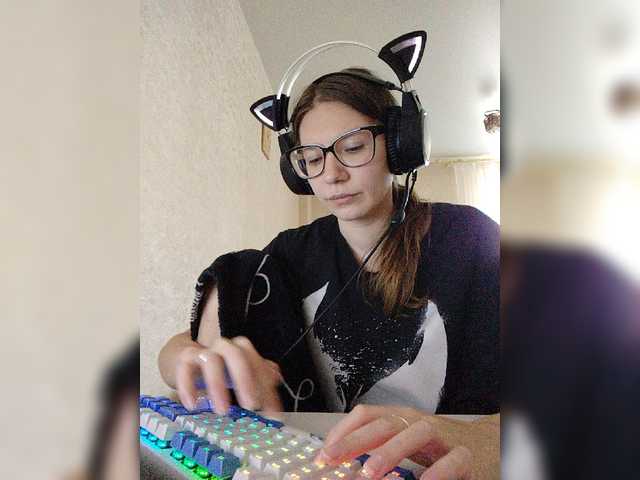 KittyMiracle live cam on BongaCams