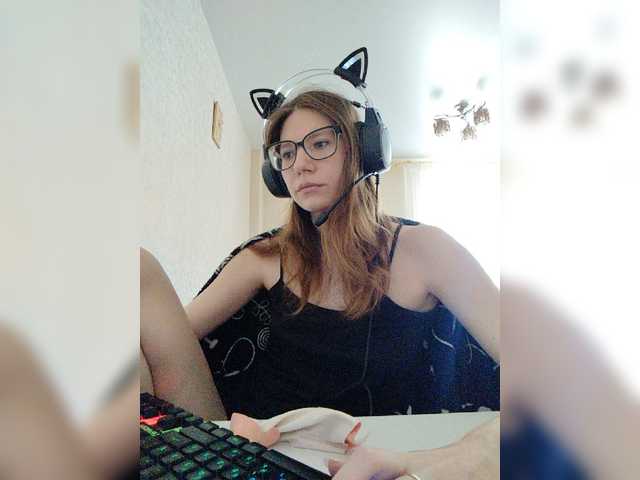 KittyMiracle live cam on BongaCams
