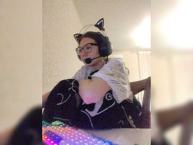 KittyMiracle live cam on BongaCams