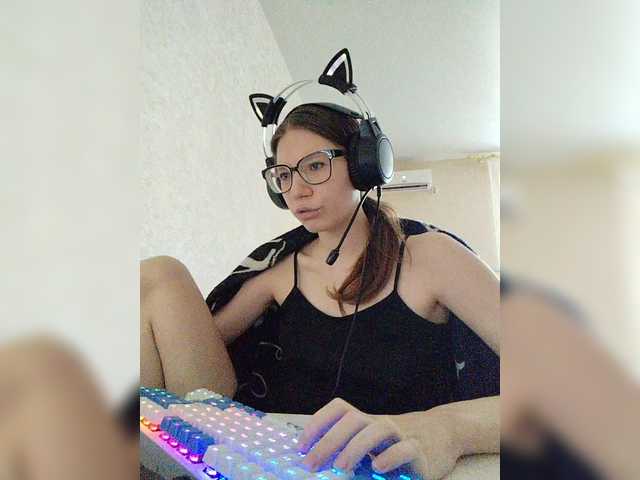 KittyMiracle live cam on BongaCams