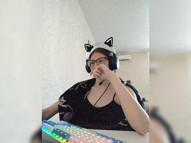 KittyMiracle live cam on BongaCams