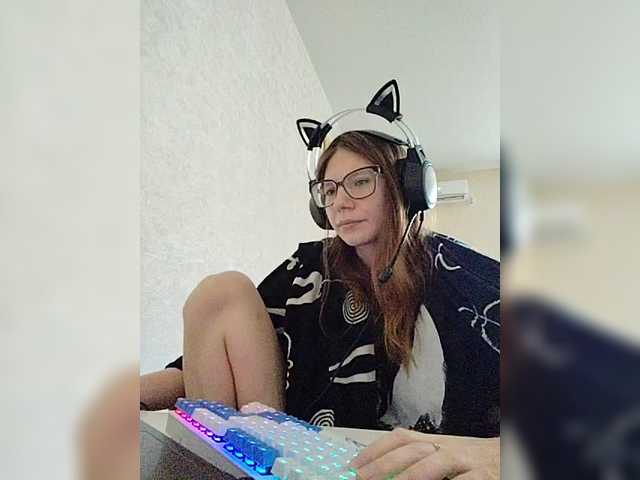 KittyMiracle live cam on BongaCams