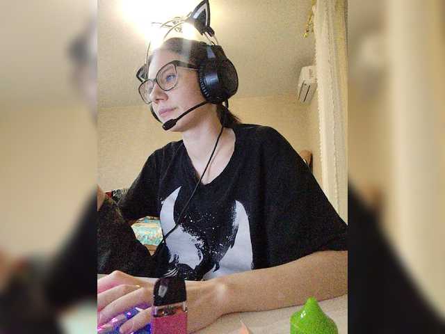 KittyMiracle live cam on BongaCams