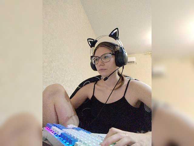 KittyMiracle live cam on BongaCams