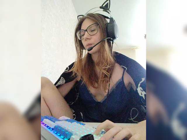 KittyMiracle live cam on BongaCams