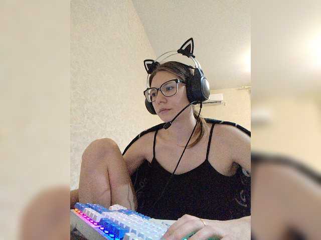 KittyMiracle live cam on BongaCams