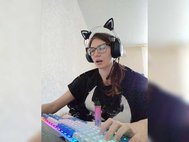 KittyMiracle live cam on BongaCams