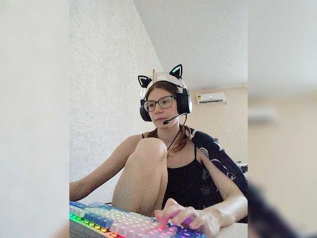KittyMiracle live cam on BongaCams