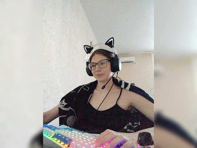 KittyMiracle live cam on BongaCams