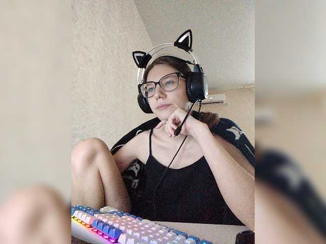 KittyMiracle live webcam show