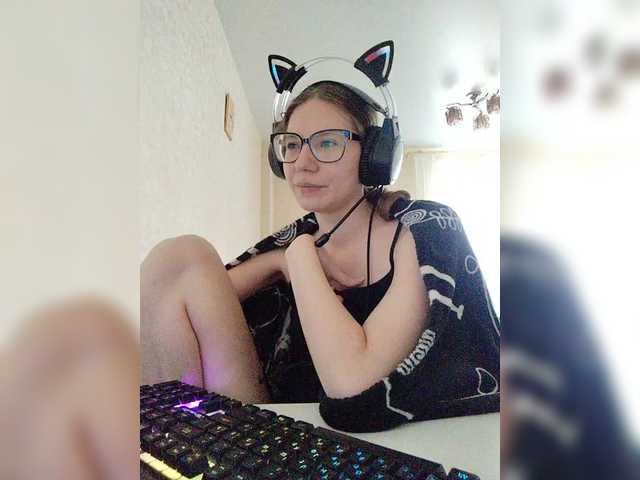 KittyMiracle live cam on BongaCams
