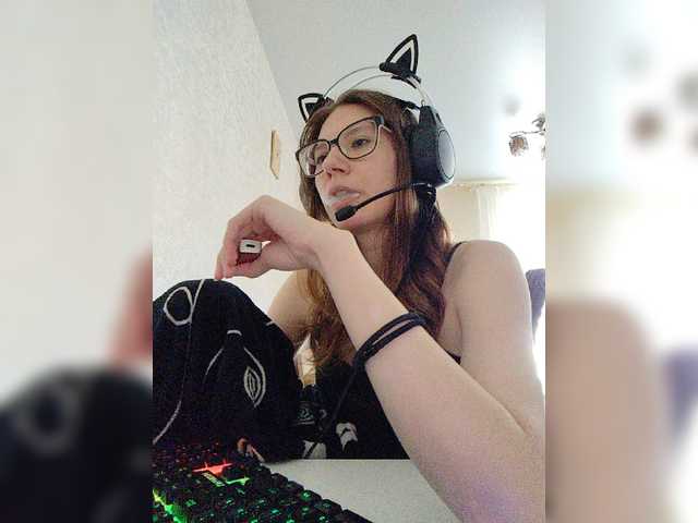 KittyMiracle live cam on BongaCams
