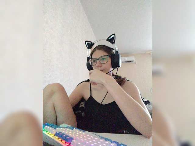 KittyMiracle live cam on BongaCams