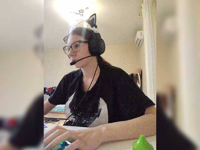 KittyMiracle live cam on BongaCams