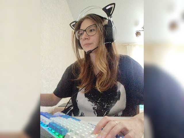 KittyMiracle live cam on BongaCams