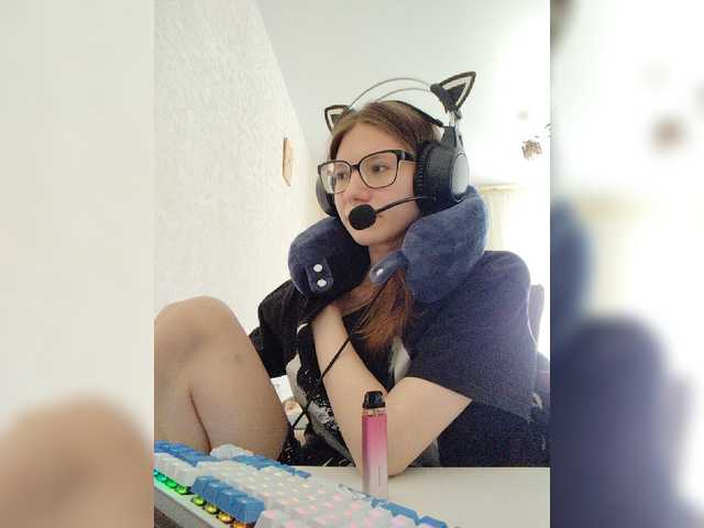 KittyMiracle live cam on BongaCams