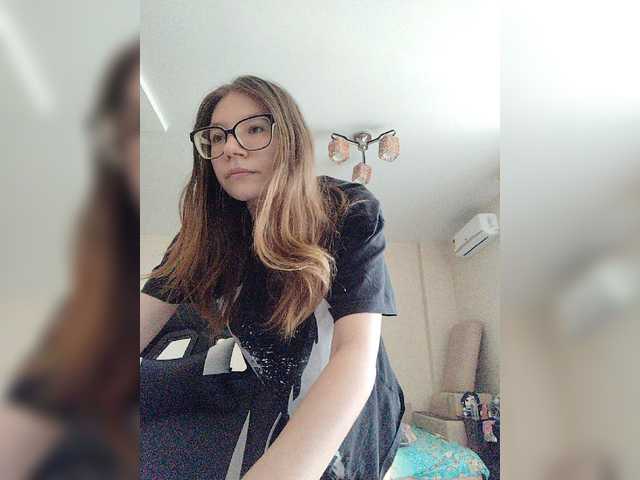 KittyMiracle live cam on BongaCams