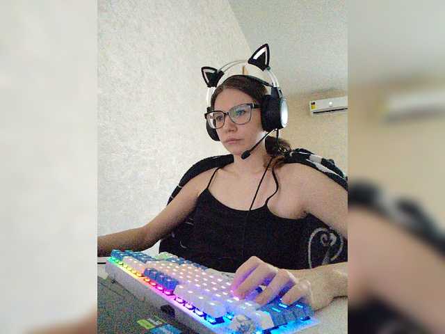 KittyMiracle live cam on BongaCams