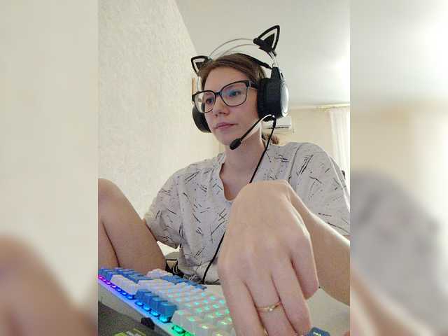 KittyMiracle live cam on BongaCams