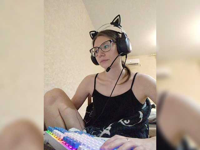 KittyMiracle live cam on BongaCams