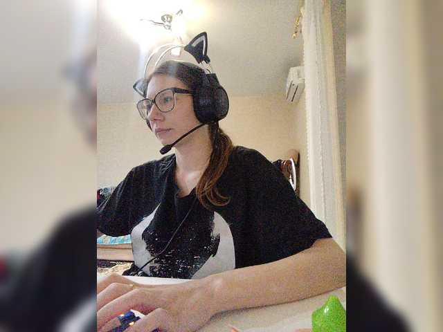 KittyMiracle live cam on BongaCams