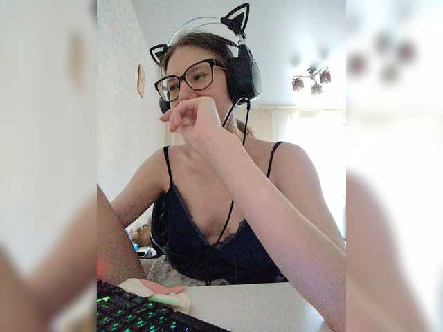 KittyMiracle live cam on BongaCams