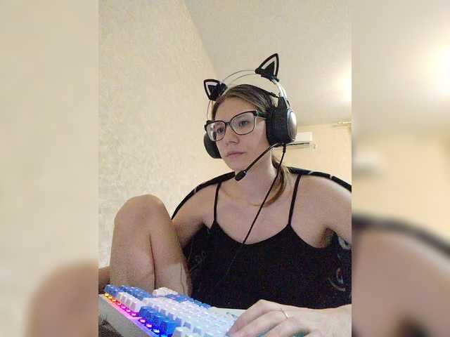 KittyMiracle live cam on BongaCams