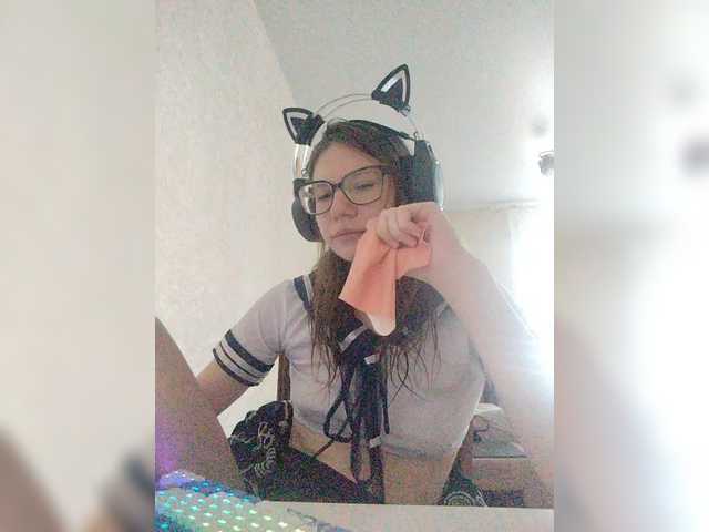 KittyMiracle live cam on BongaCams