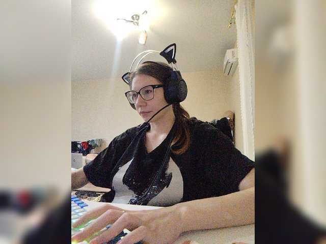 KittyMiracle live cam on BongaCams