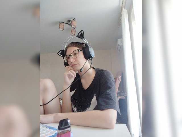 KittyMiracle live cam on BongaCams