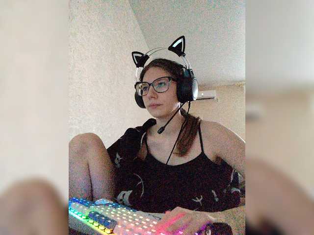 KittyMiracle live cam on BongaCams