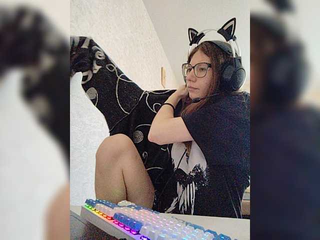 KittyMiracle live cam on BongaCams