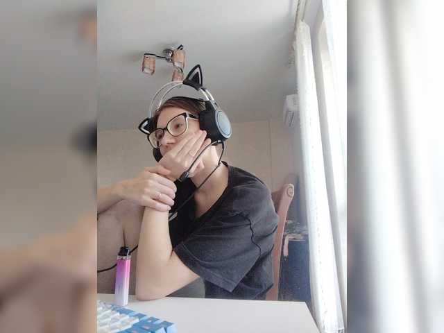 KittyMiracle live cam on BongaCams