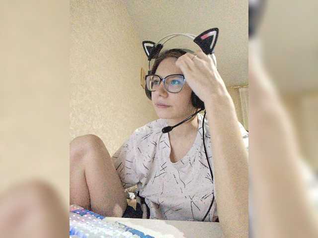 KittyMiracle live cam on BongaCams