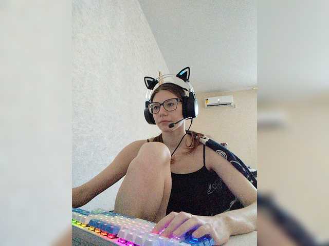 KittyMiracle live cam on BongaCams