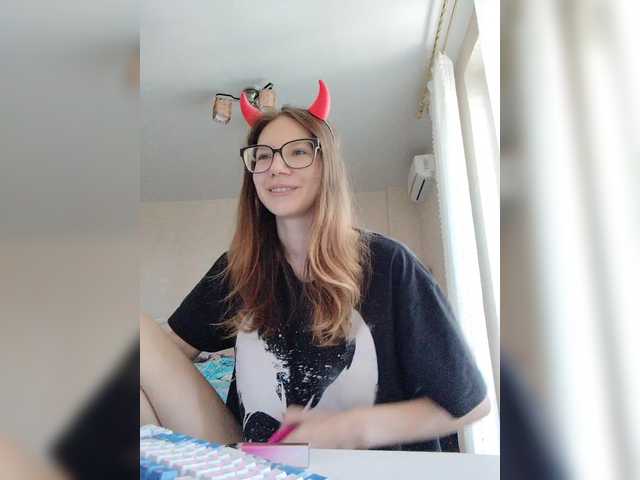 KittyMiracle live cam on BongaCams