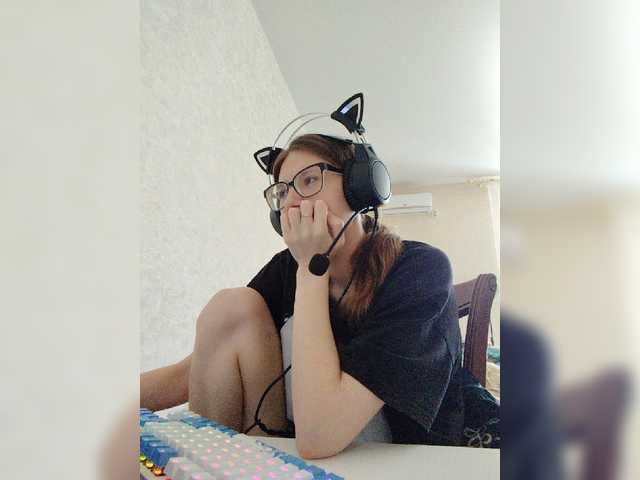 KittyMiracle live cam on BongaCams