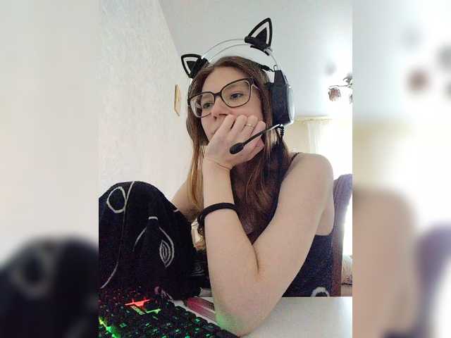 KittyMiracle live cam on BongaCams