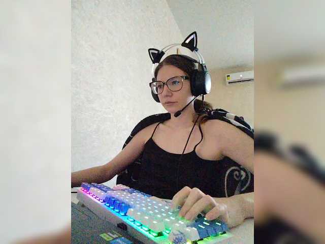 KittyMiracle live cam on BongaCams