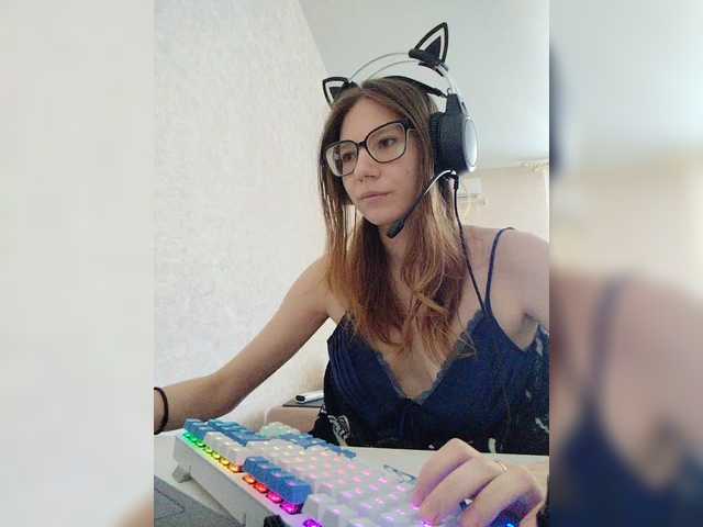 KittyMiracle live cam on BongaCams